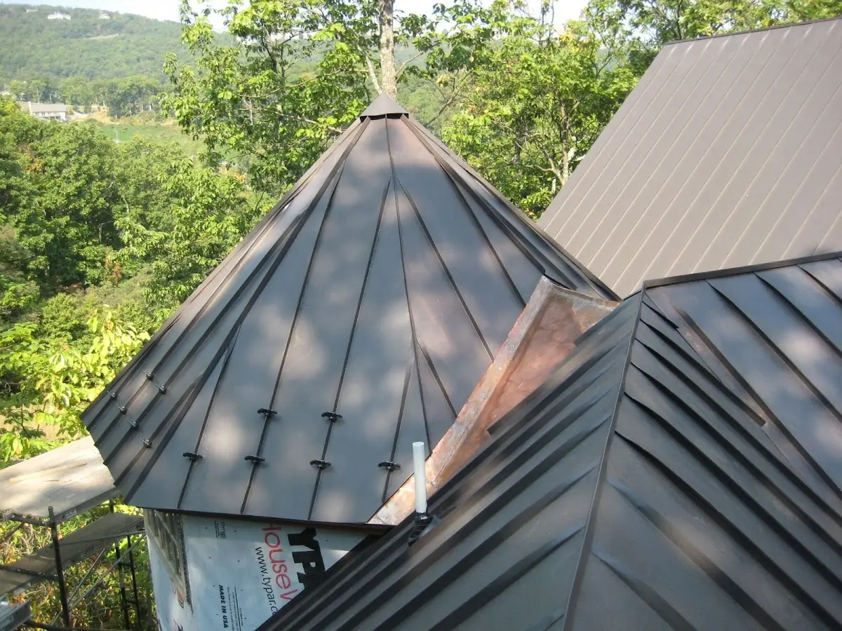 Professional Roof Tarp Installation by Craftsman Roofing in Columbia Forest
